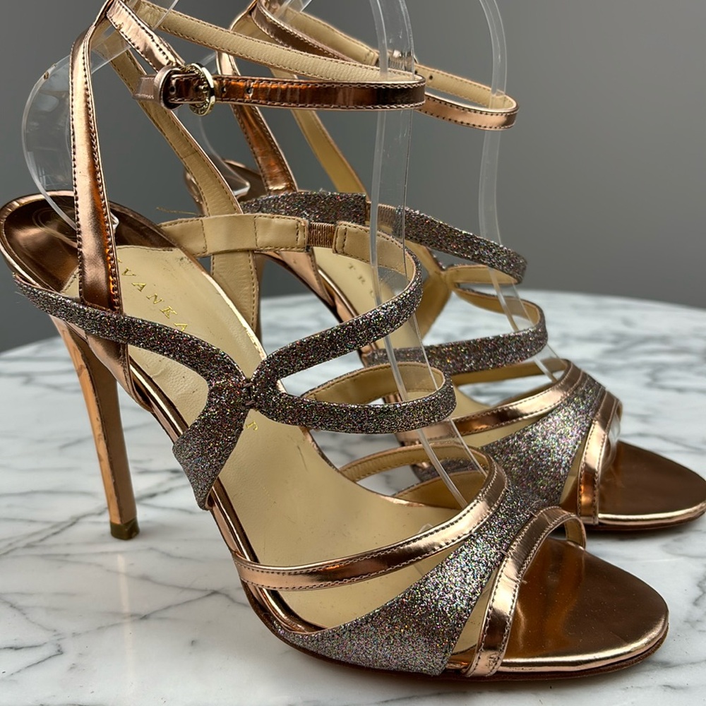Ivanka Trump heels SIZE 8.5 LEATHER SOLE ITHALLEY